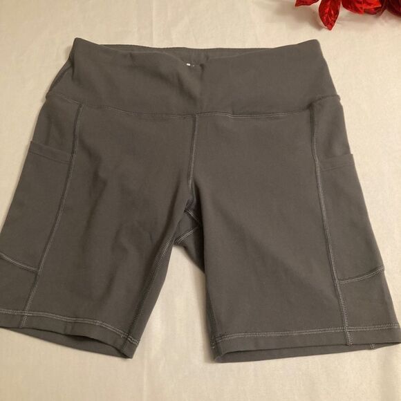 Luga Bike Shorts with Pocket - Picture 4 of 12